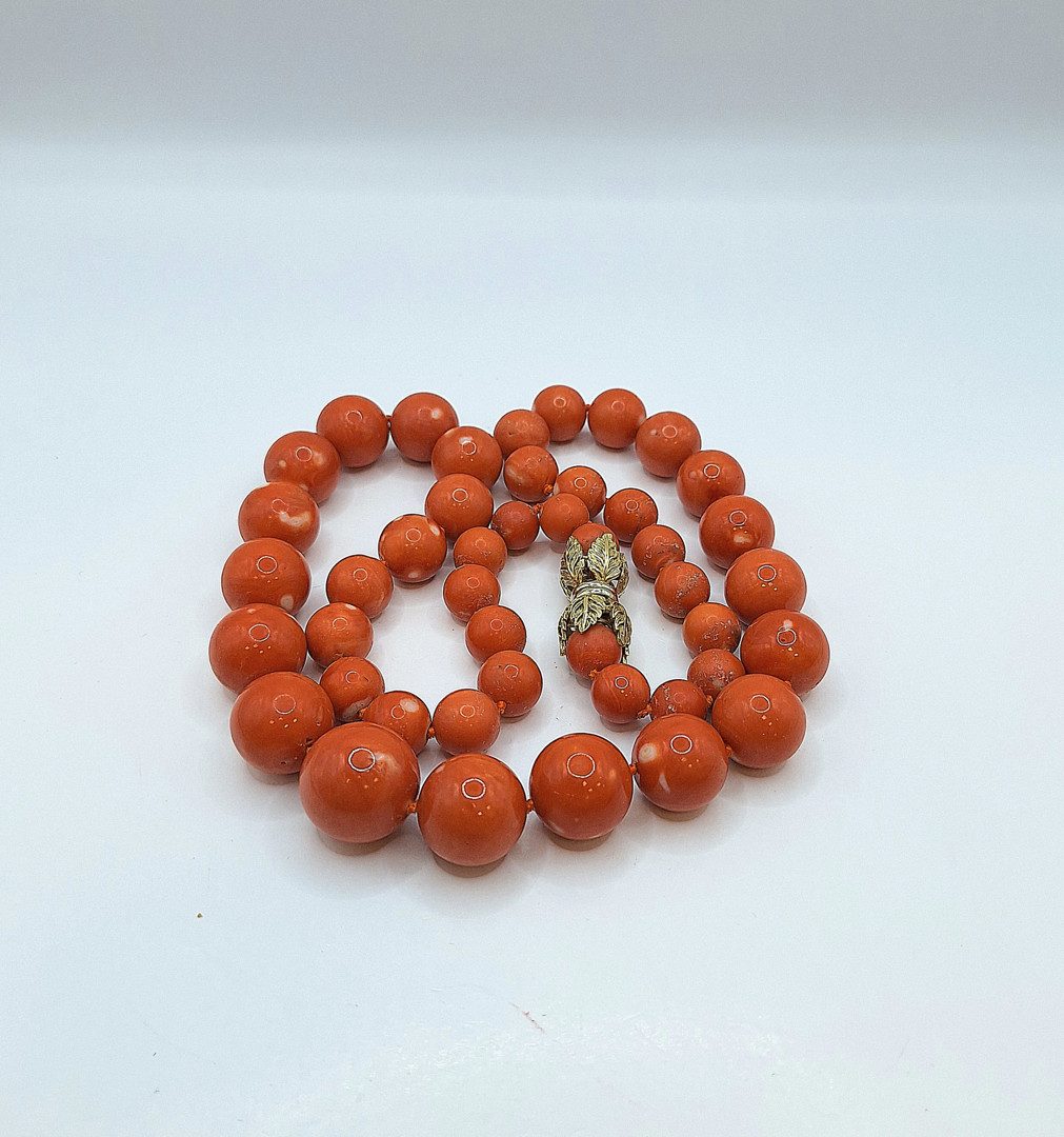 Collana di coralli con chiusura oro