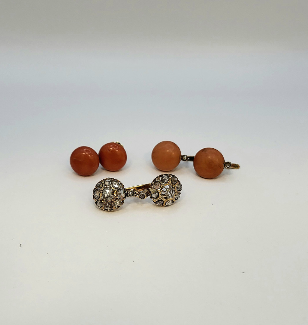 3 paia orecchini oro diamanti corallo