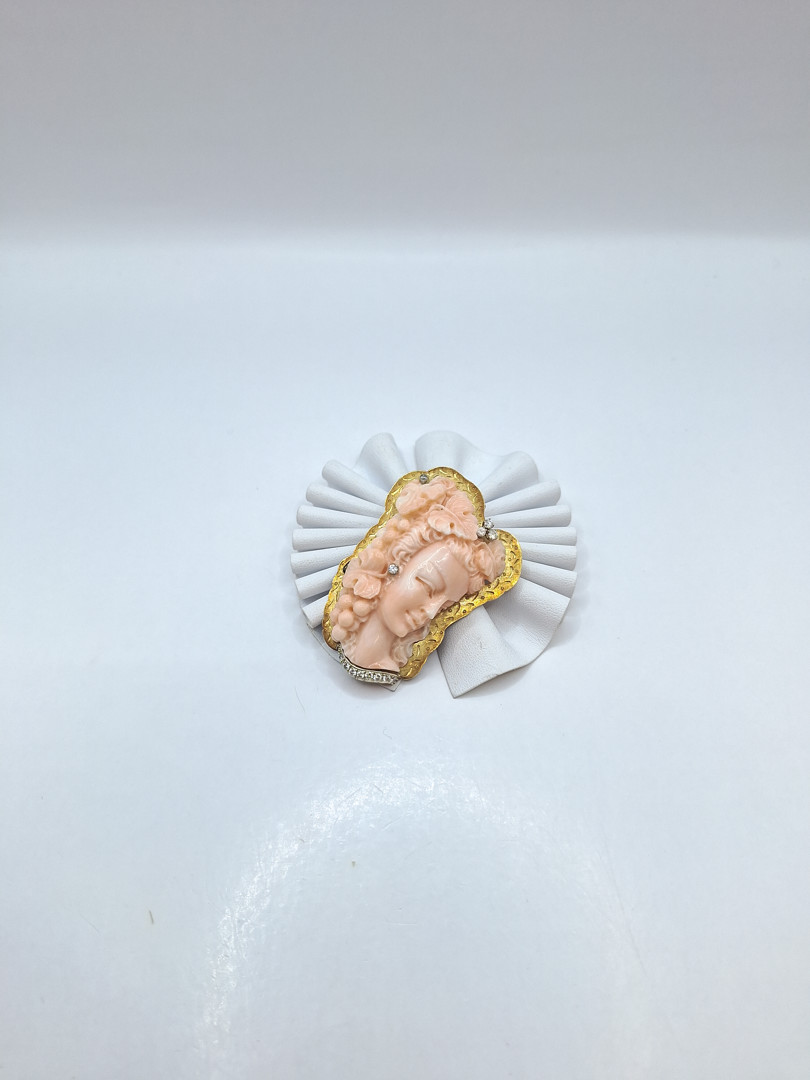 Spilla oro corallo diamantini
