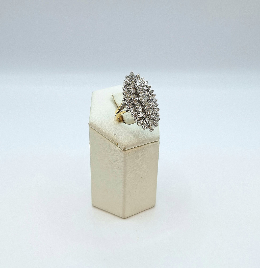 Anello oro con diamanti