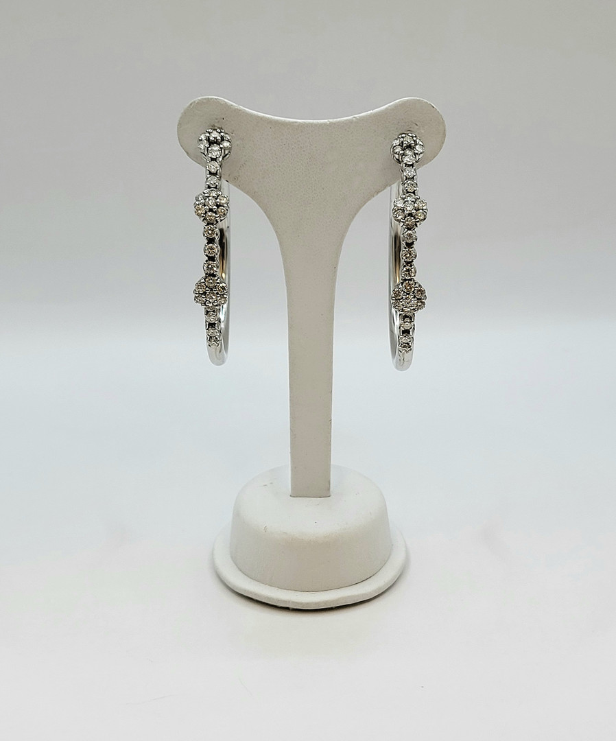 Paio orecchini oro diamanti pietre