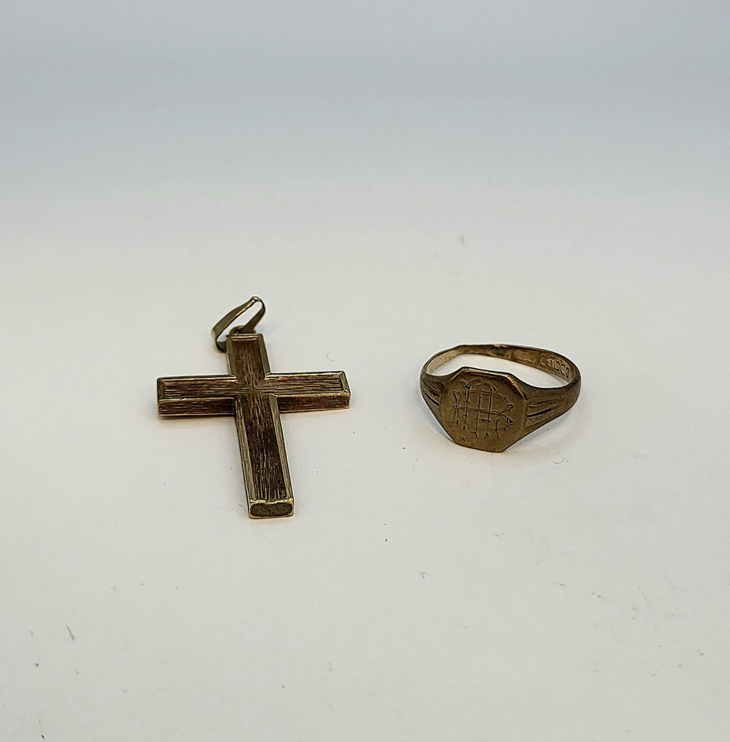Croce e anello oro 
