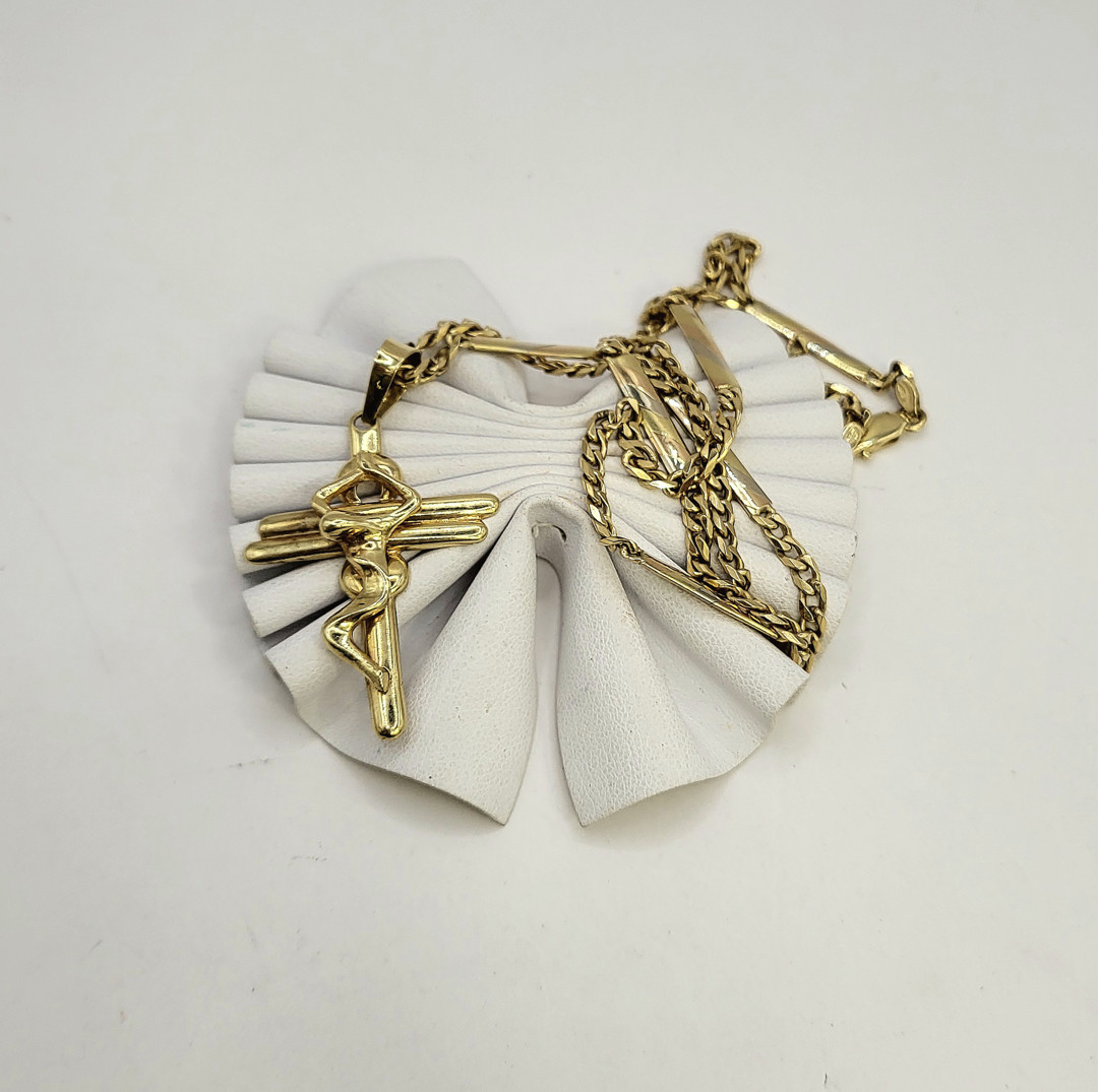 Collana e croce oro 