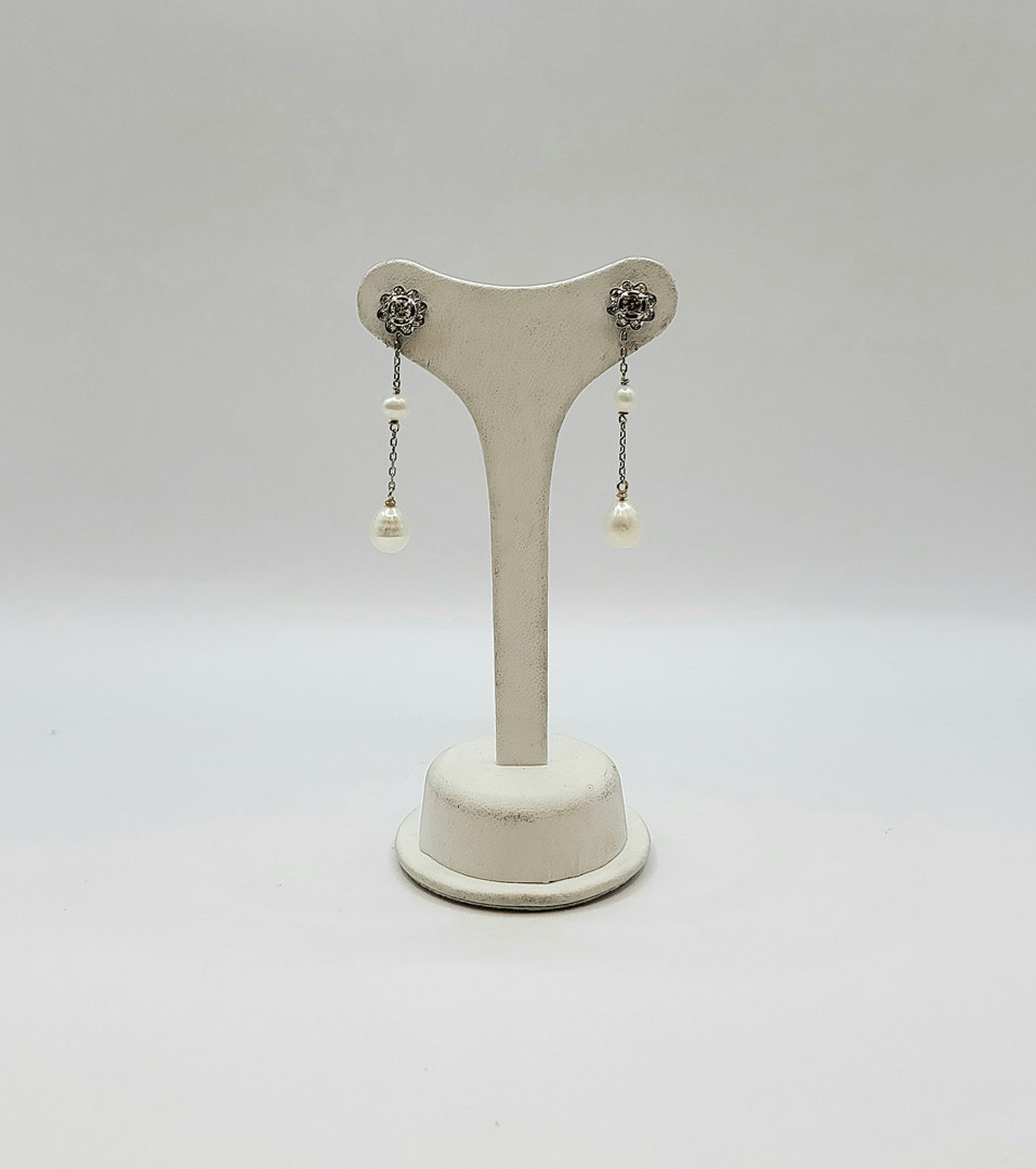 Paio orecchini oro diamantini perle