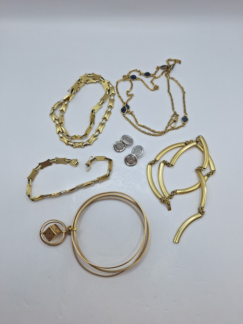 Vari oggetti oro pietre diamantini