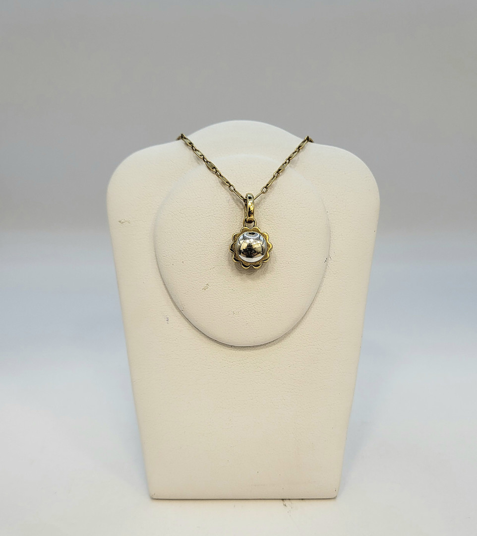 Collana e ciondolo oro