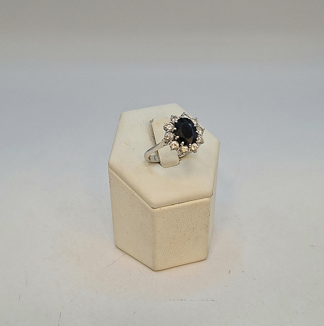 Anello oro pietra diamantini