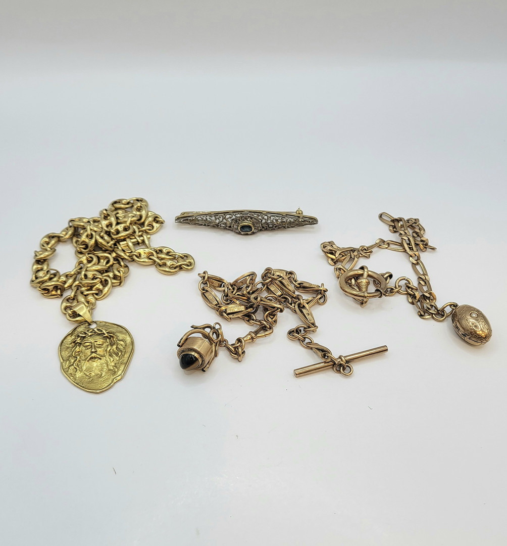 Vari oggetti oro pietre 