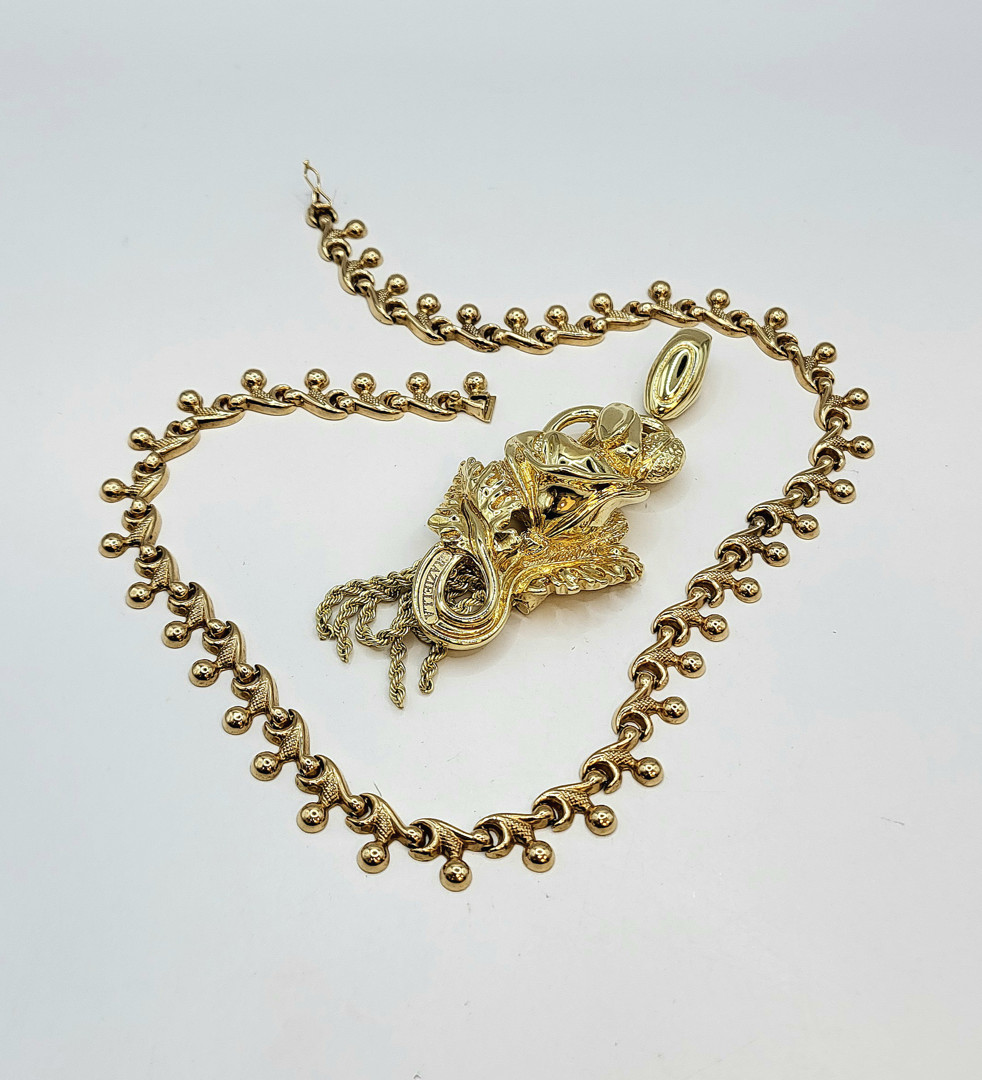 Collana e ciondolo oro