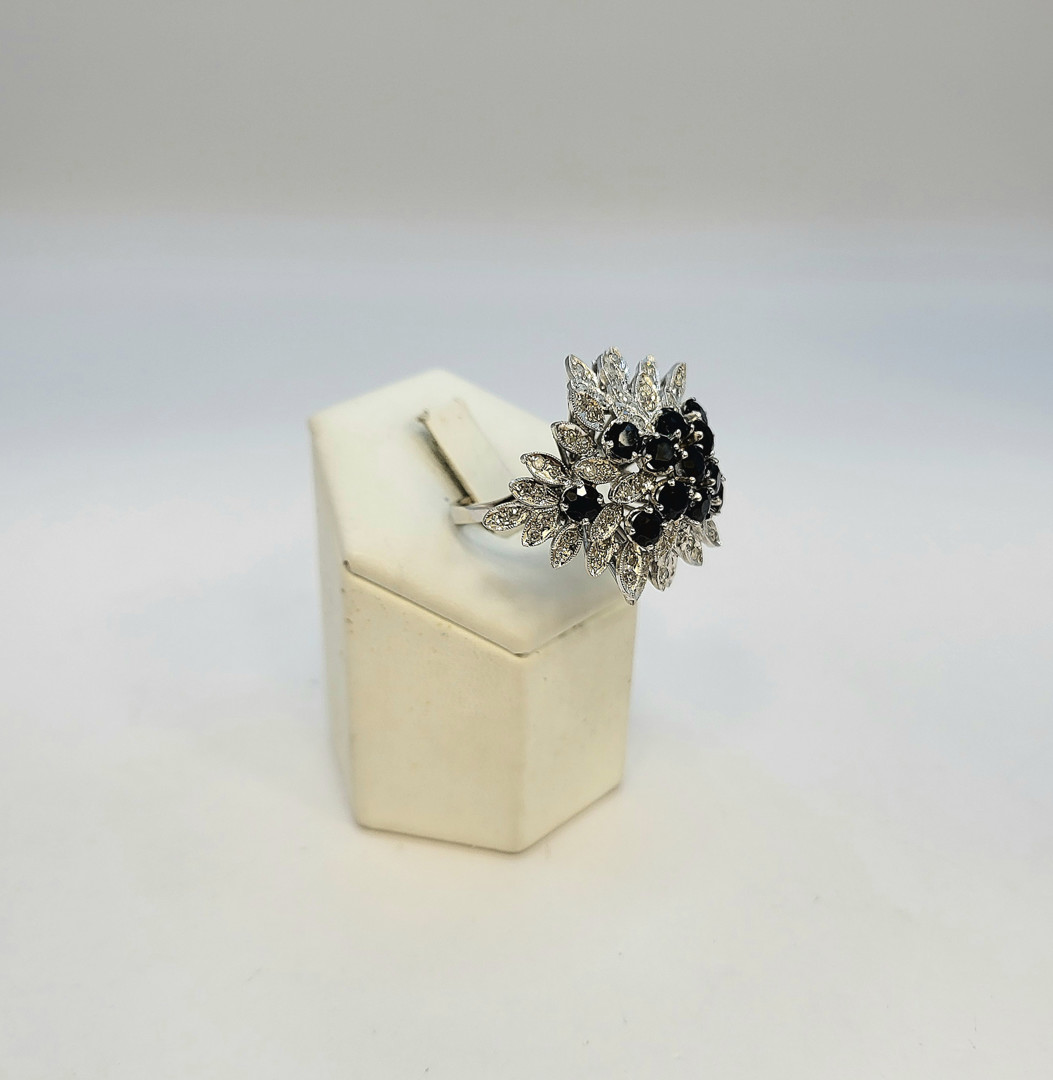 Anello oro pietre diamantini