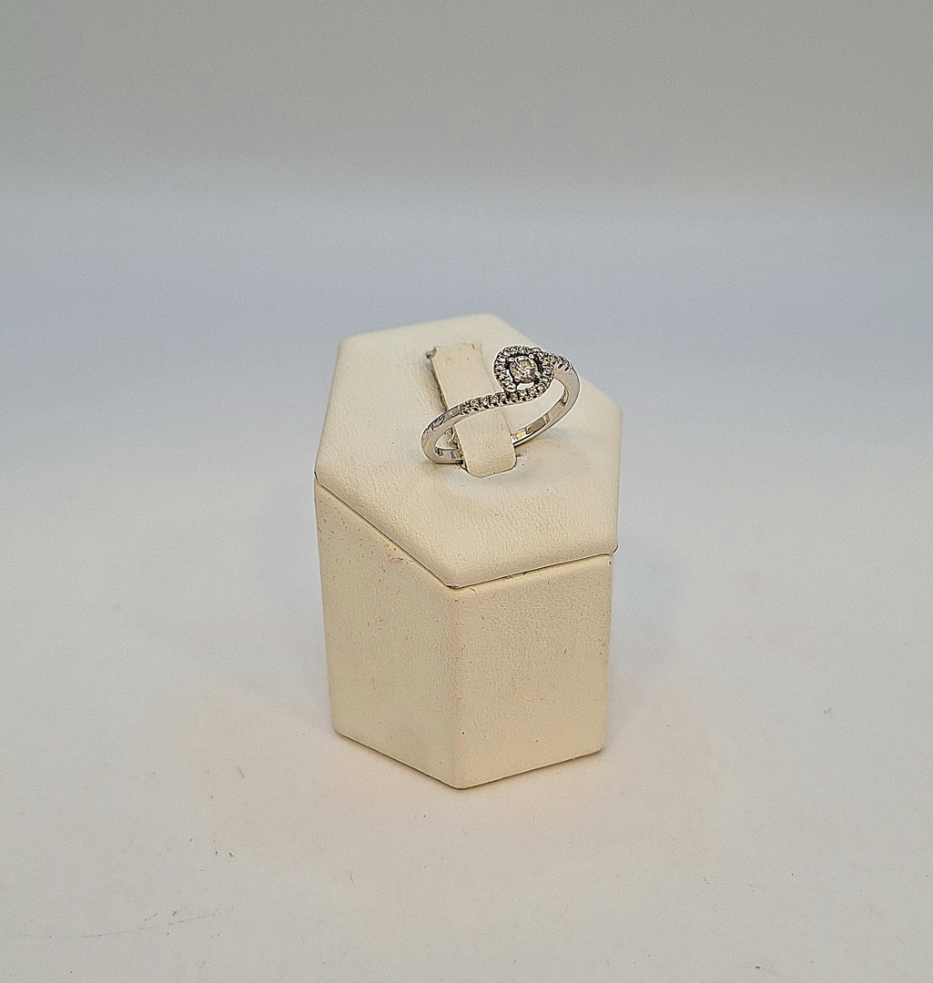 Anello a firma Salvini oro diamanti