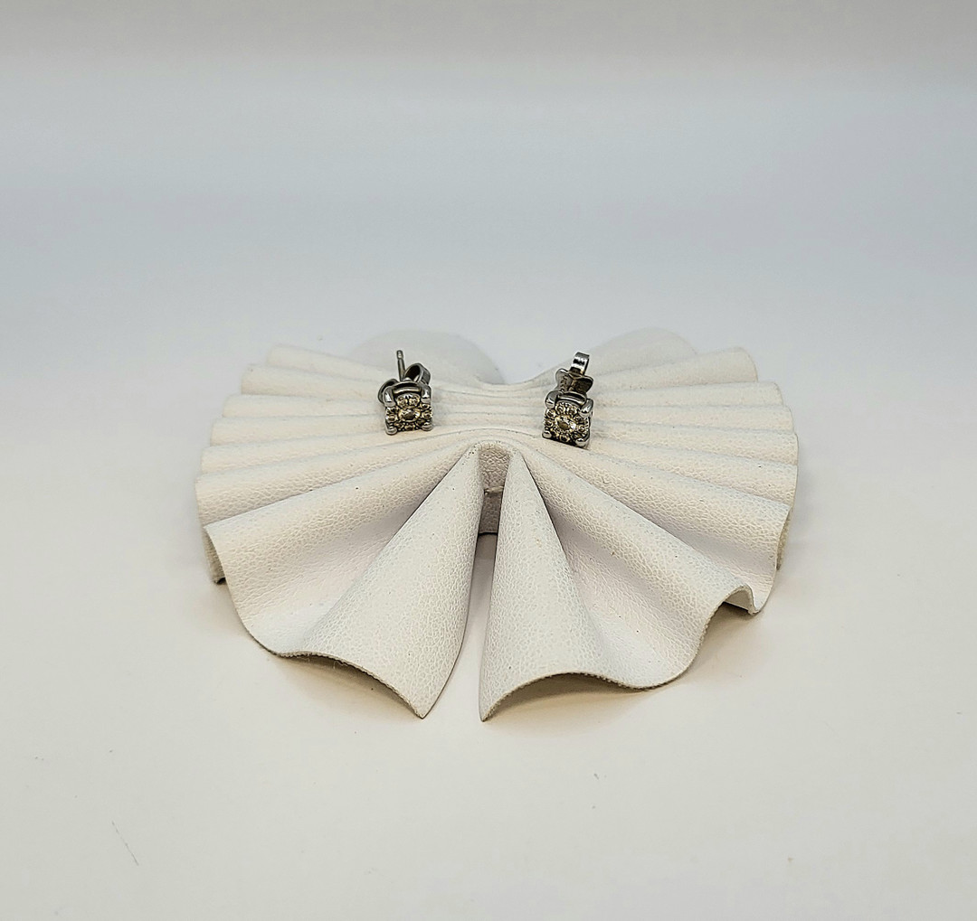 Paio orecchini a firma Recarlo oro diamanti