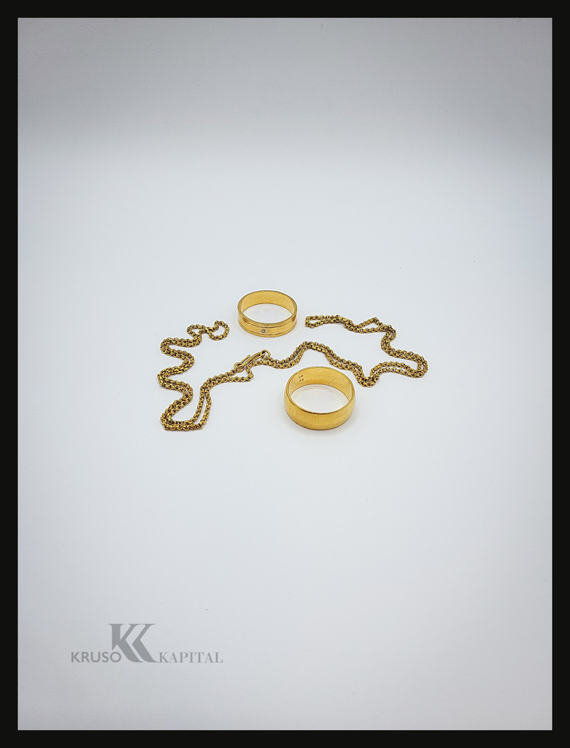 Collana e due anelli oro pietra