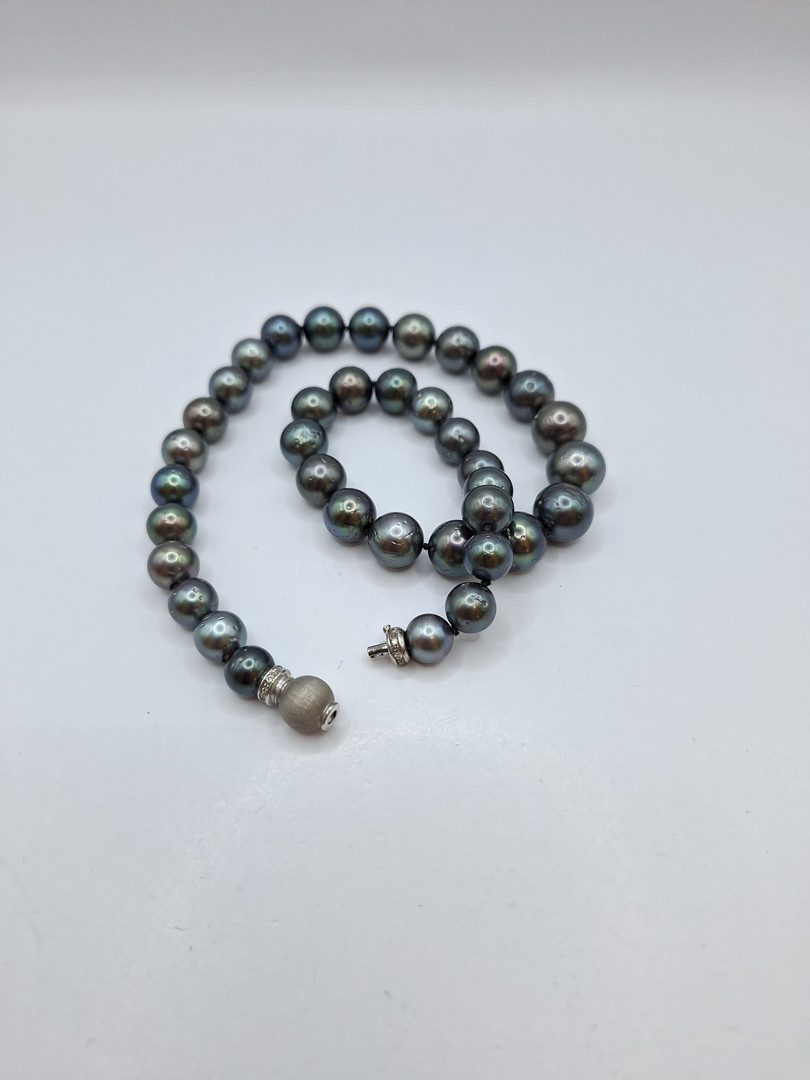 Collana di perle coltivate Tahiti  con chiusura oro e diamantini