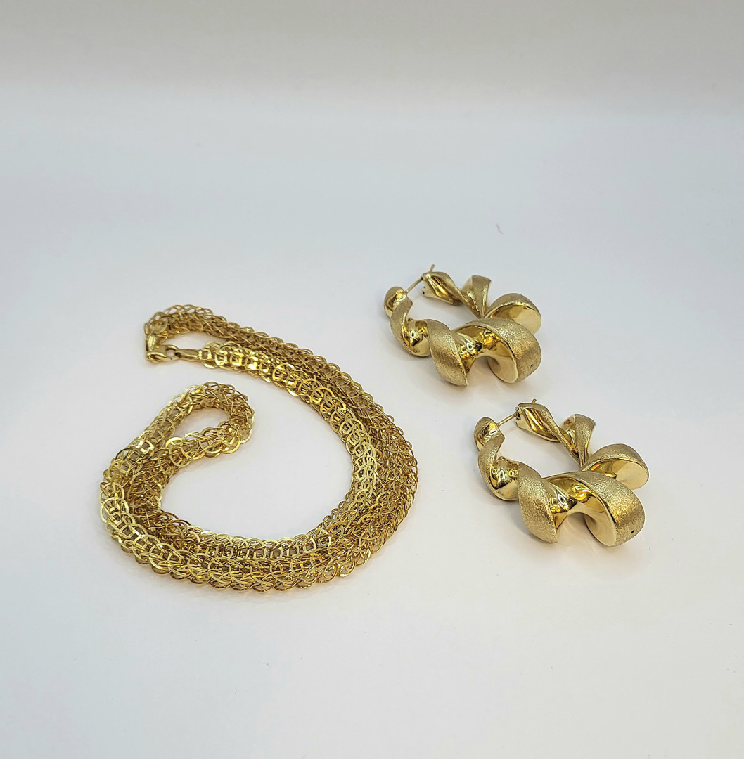 Paio orecchini e collana oro