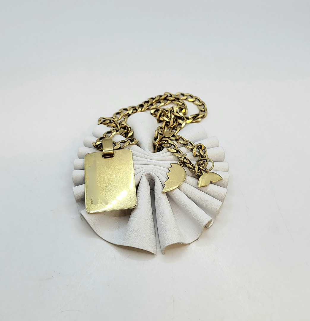 Collana e tre ciondoli oro
