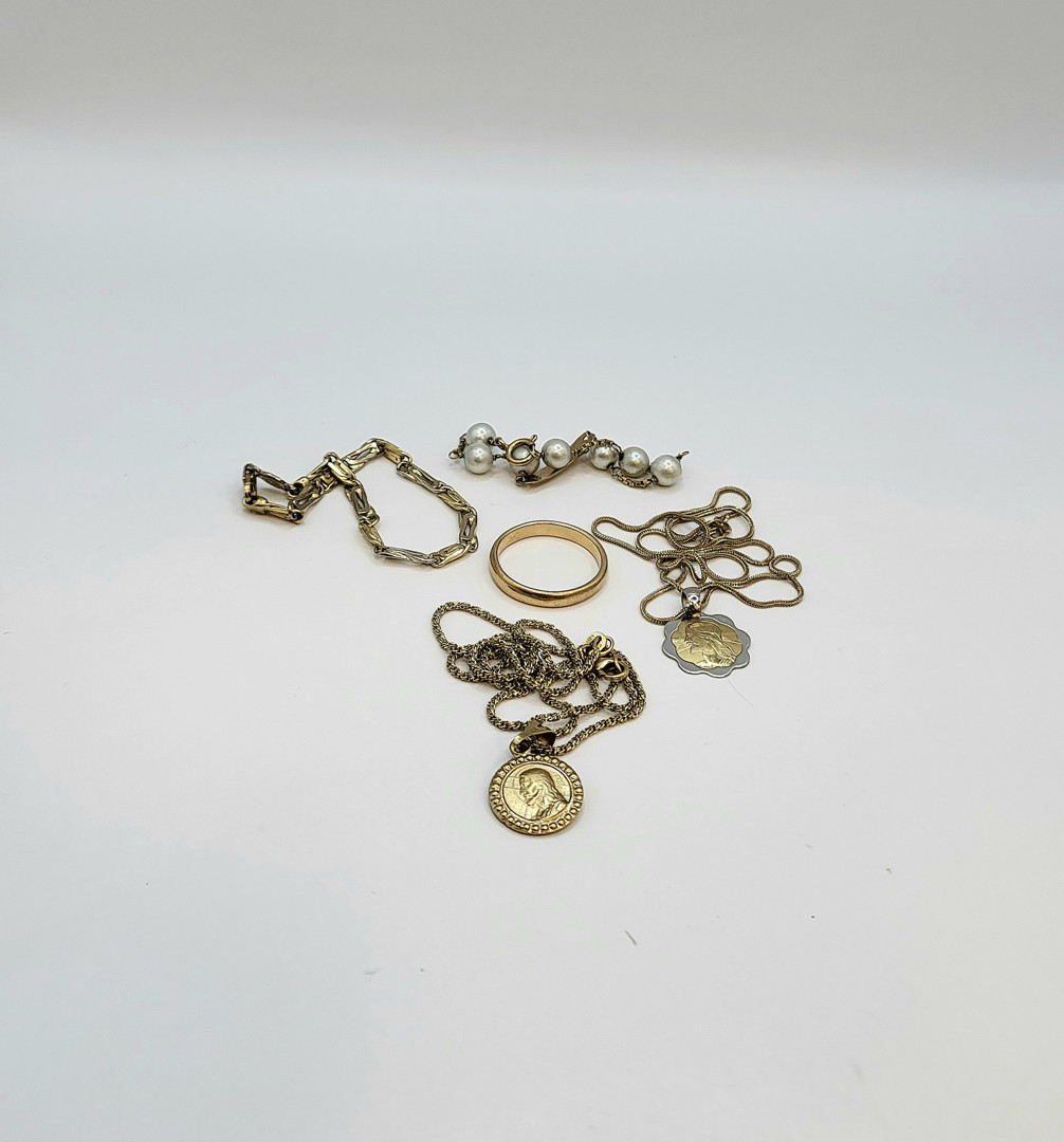 Vari oggetti oro perle 