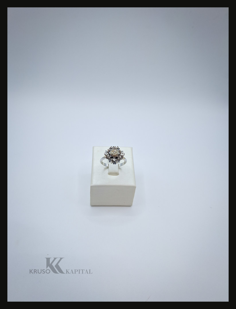 Anello oro con diamantino