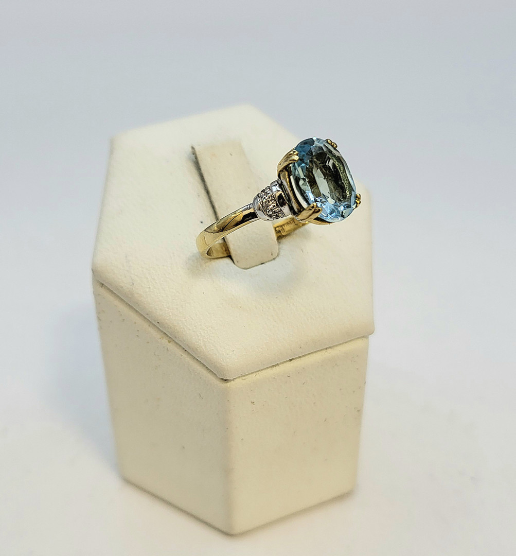 Anello oro pietre