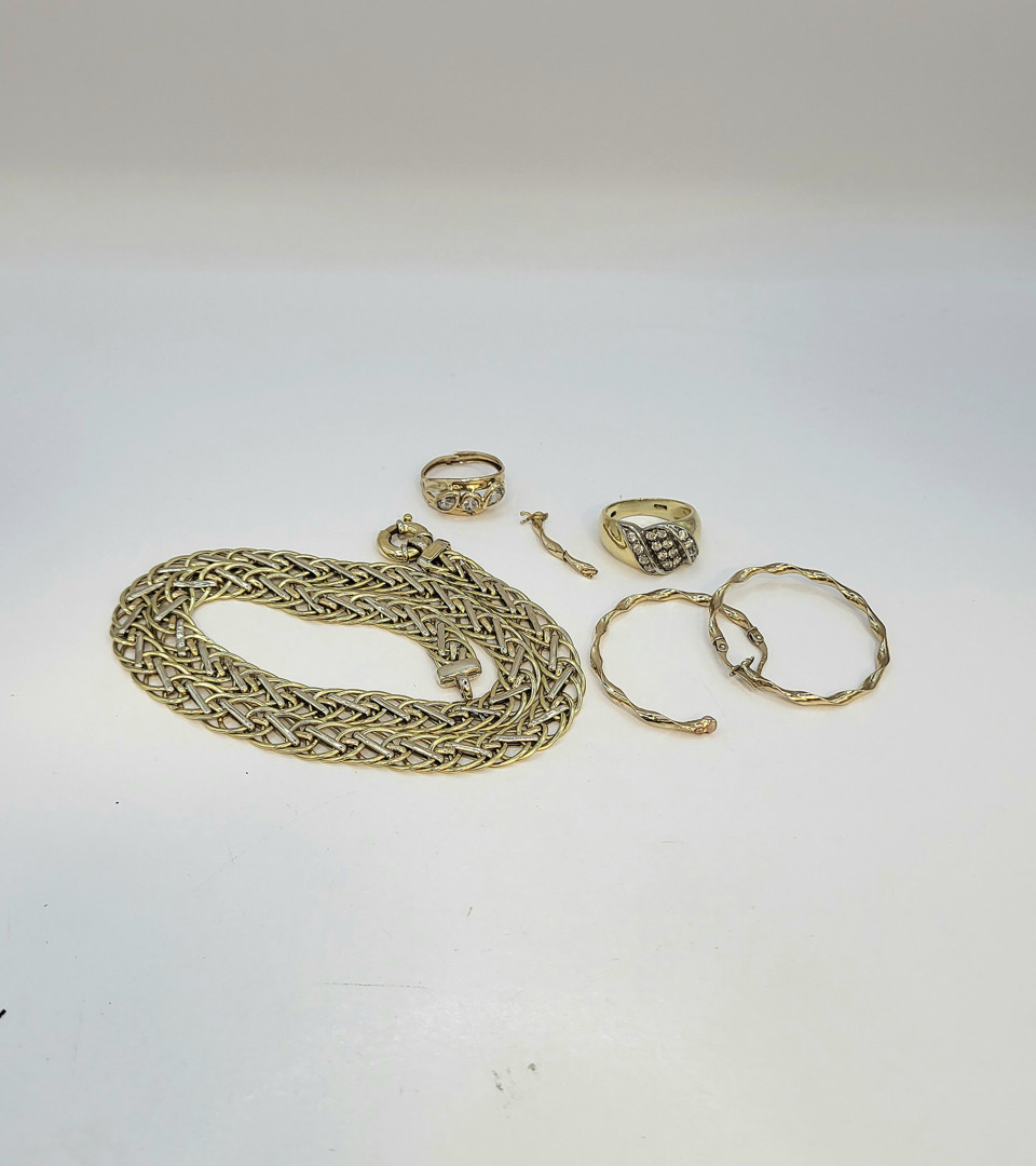 Vari oggetti oro pietre 