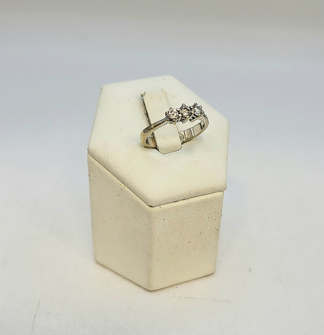 Anello "trilogy" oro diamantini