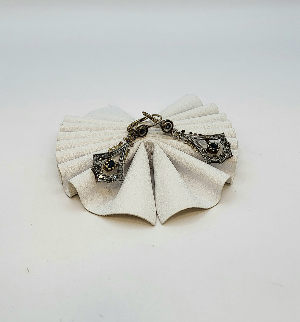 Paio orecchini oro argento pietre diamantini