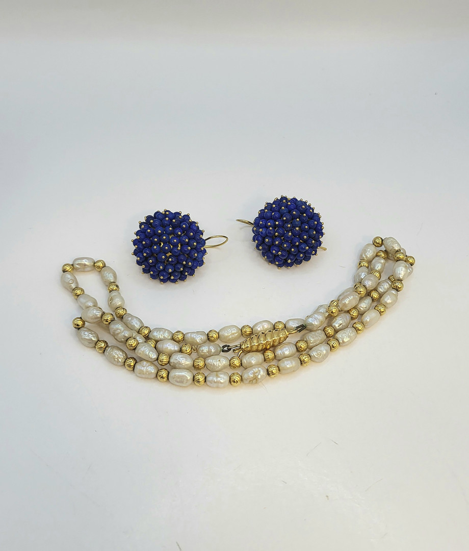 Paio di orecchini e collana oro pietre perle
