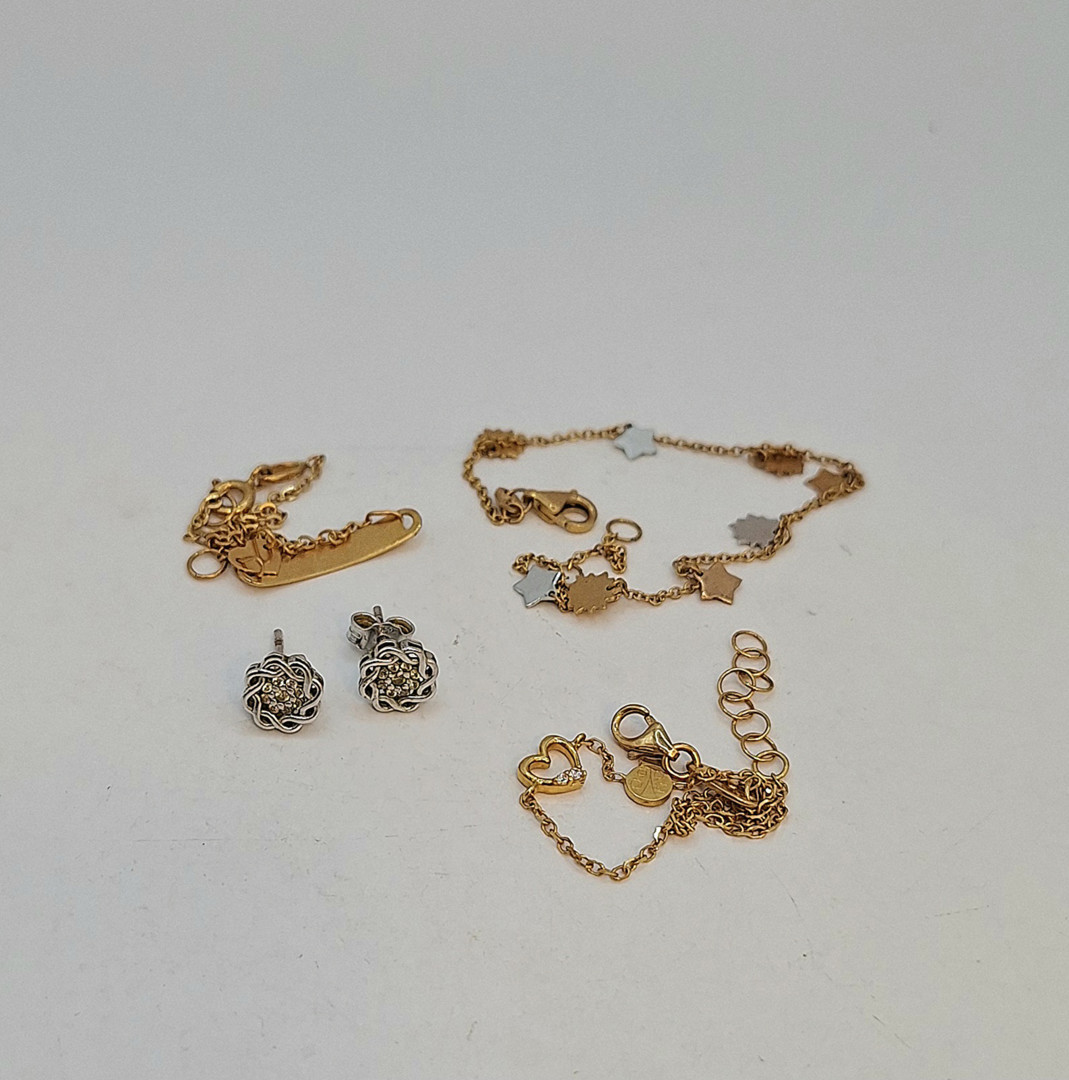 Vari oggetti oro pietre 