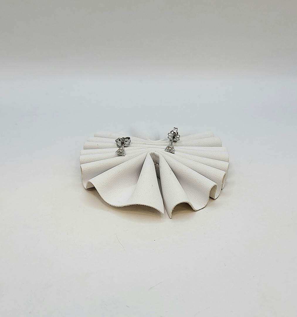 Paio orecchini oro diamantini