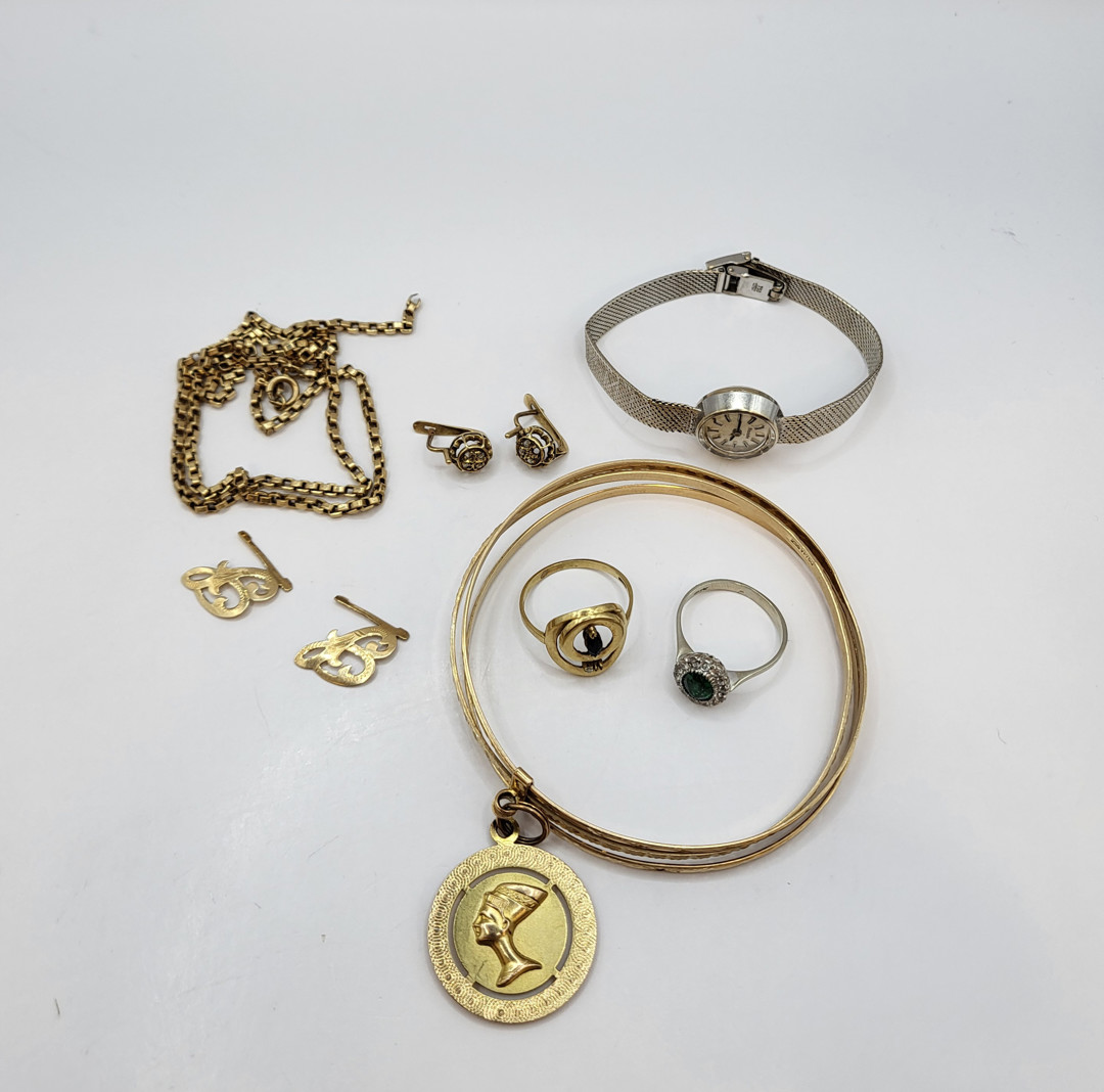 Vari oggetti oro pietre 