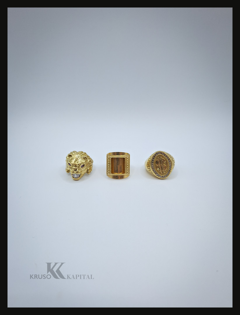 Tre anelli oro pietre 