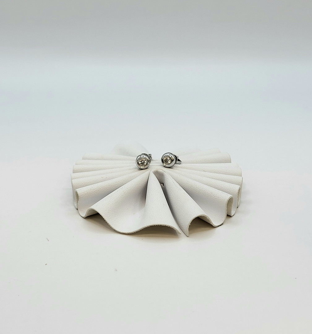 Paio orecchini oro diamanti