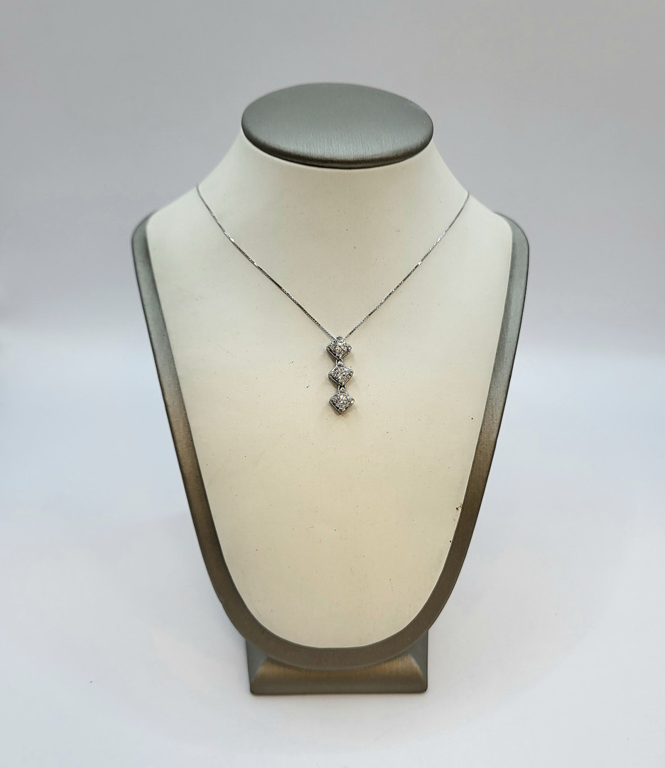 Catenina con ciondolo oro diamanti