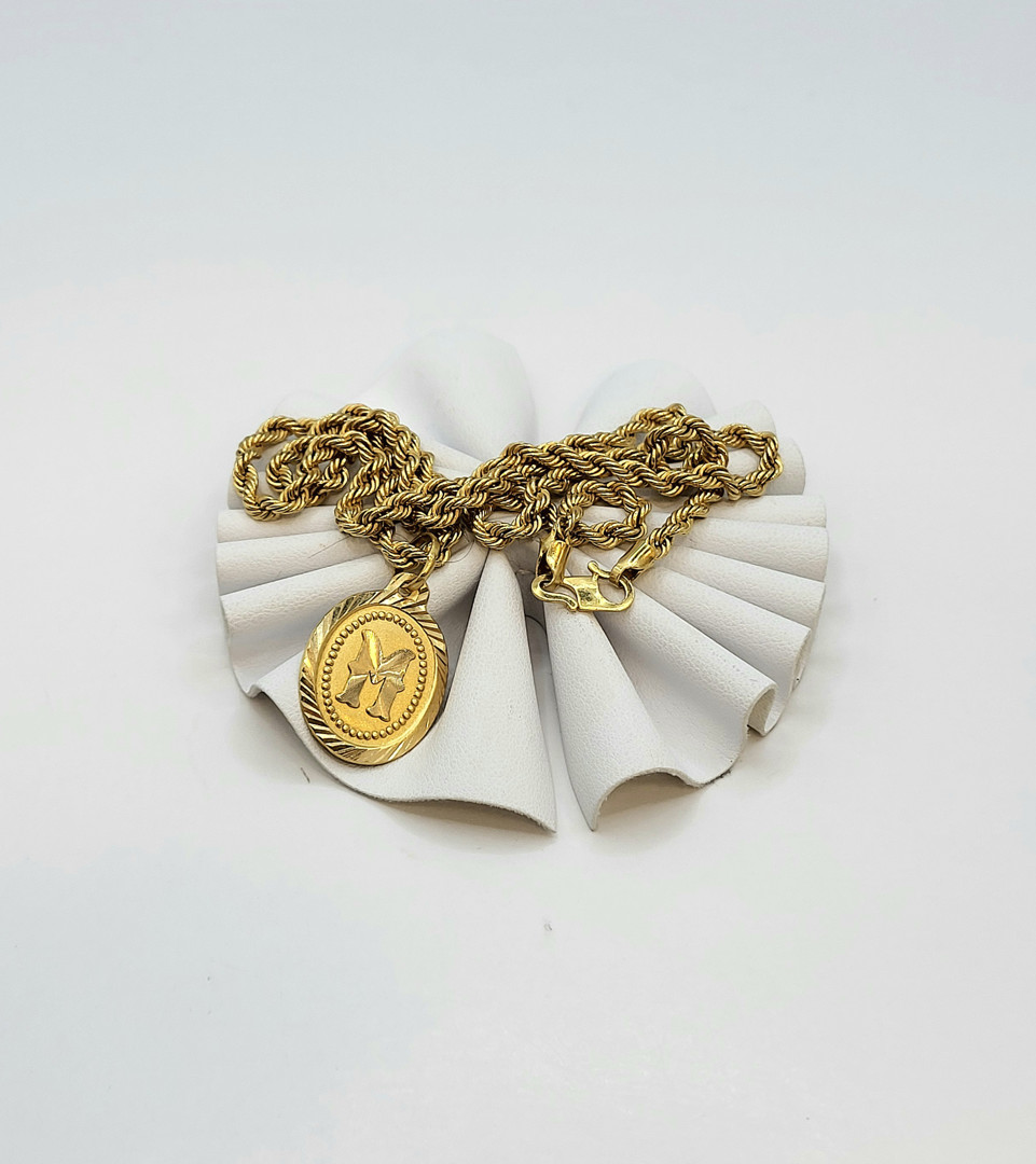 Collana e ciondolo oro