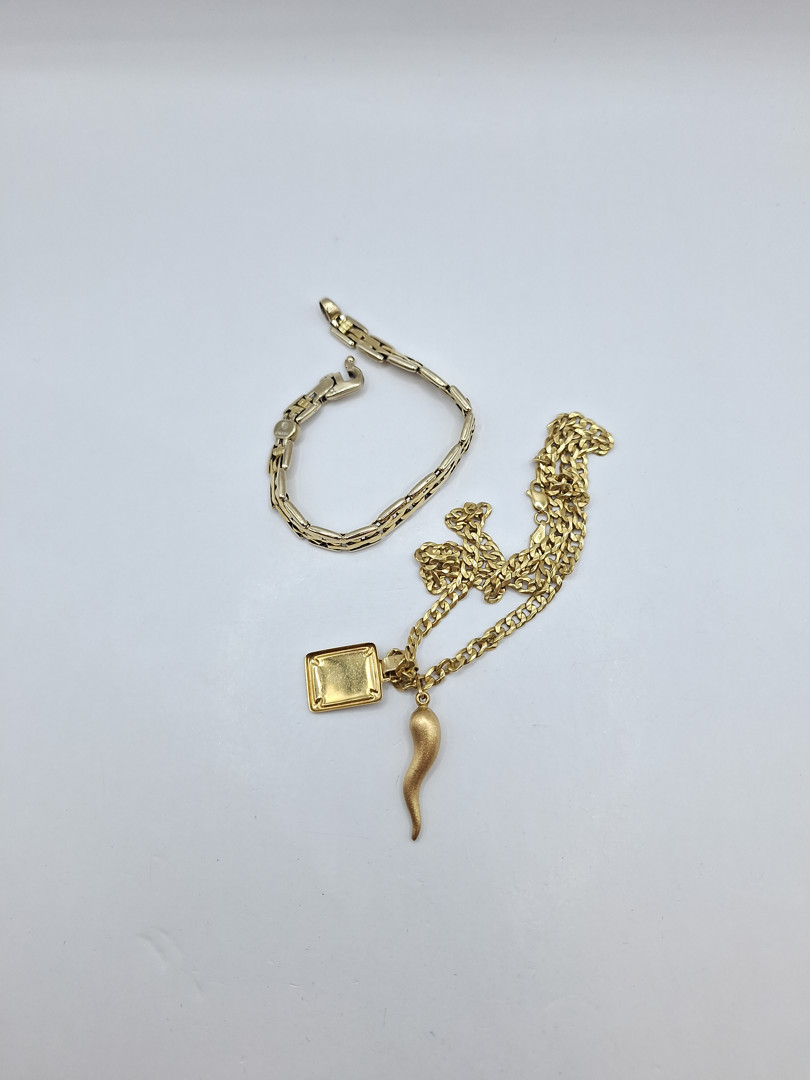 Bracciale collana e due ciondoli in oro 