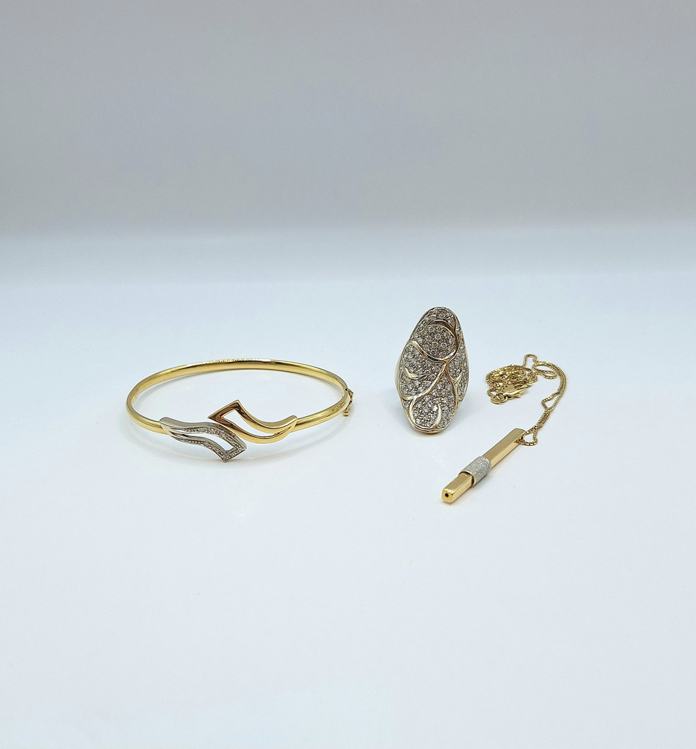 Catenina bracciale anello oro diamanti pietre