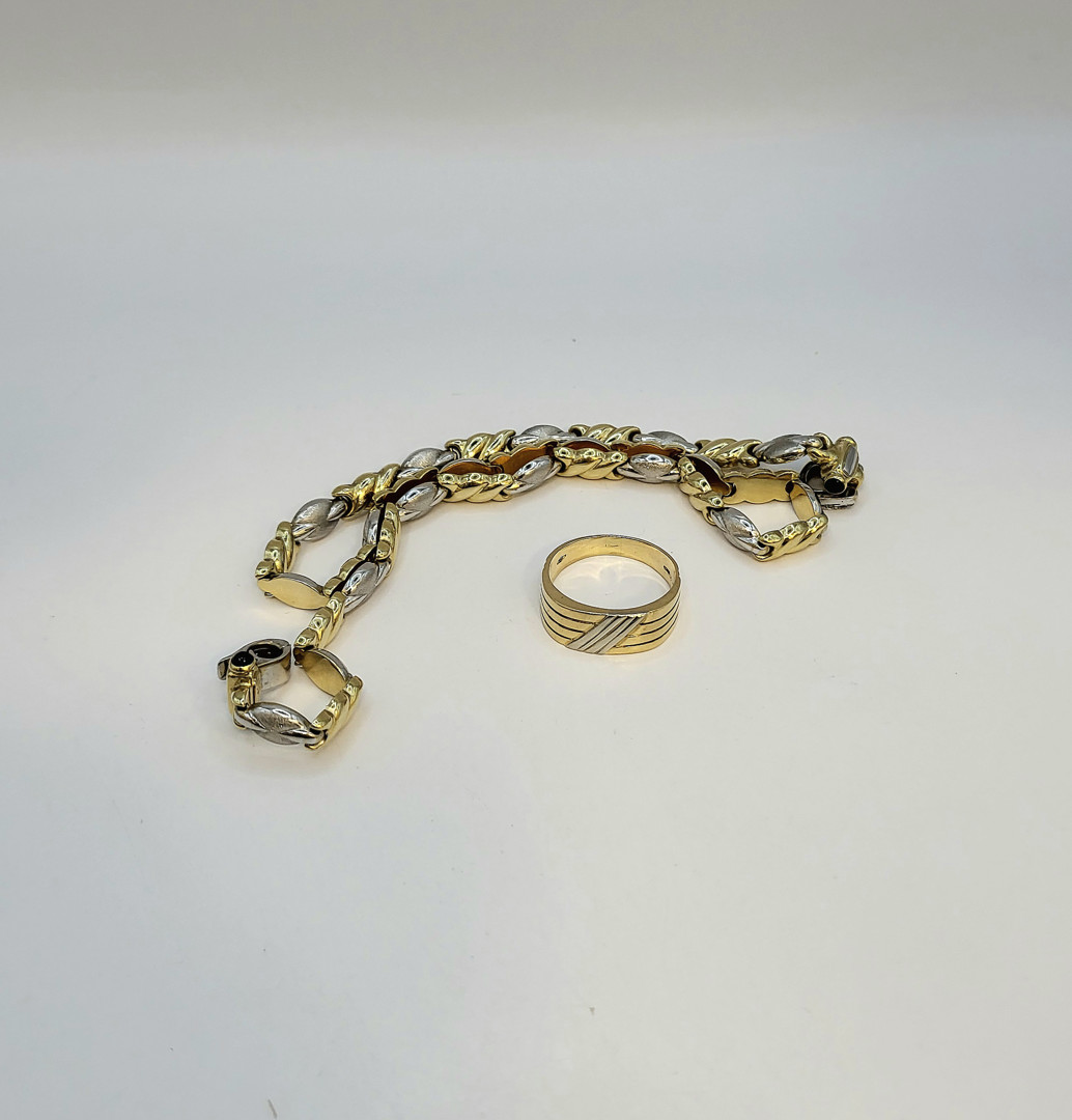 Collana e anello oro pietre