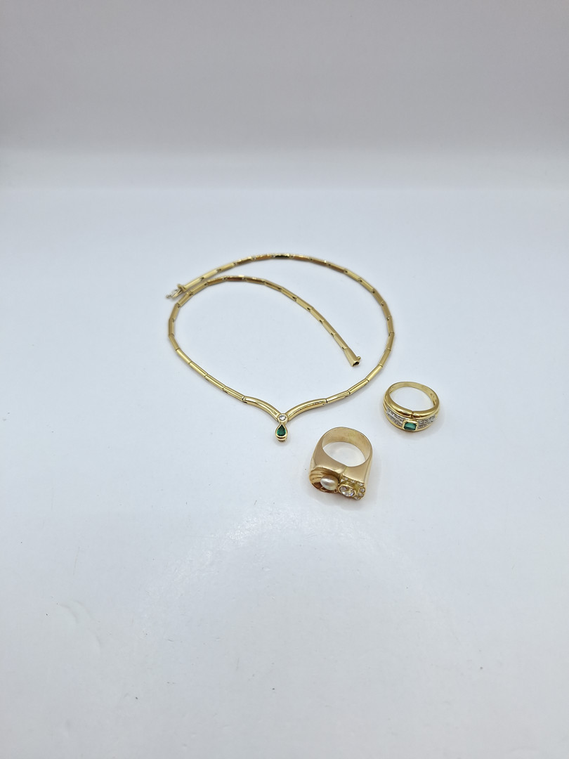 Due anelli e girocollo in oro diamantini pietre perla 