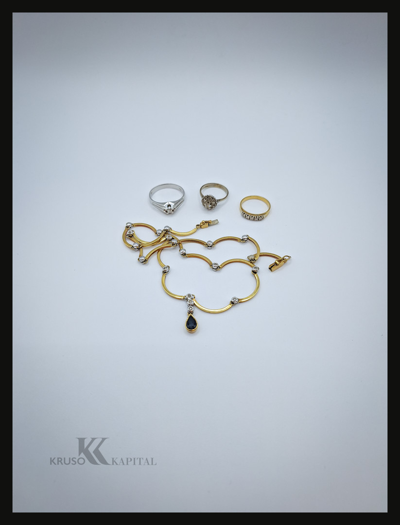 Tre anelli e collana oro pietra diamanti
