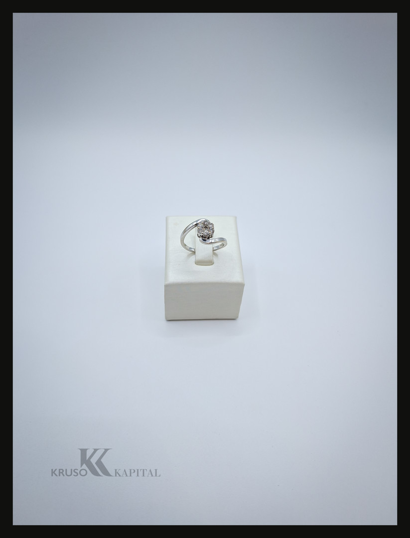 Anello oro con diamantini 