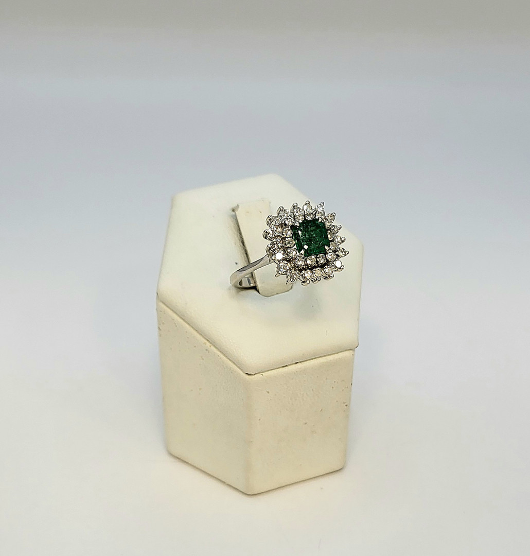 Anello oro pietra diamantini