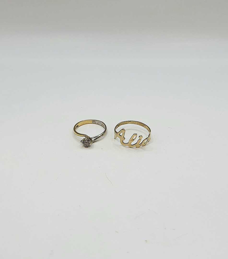 Due anelli oro pietra 