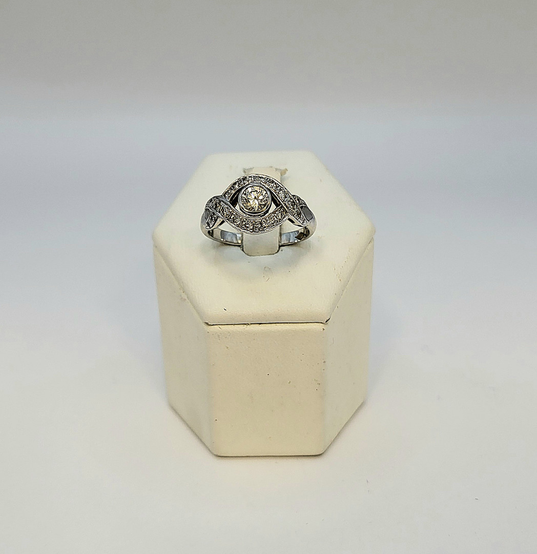 Anello oro diamanti 