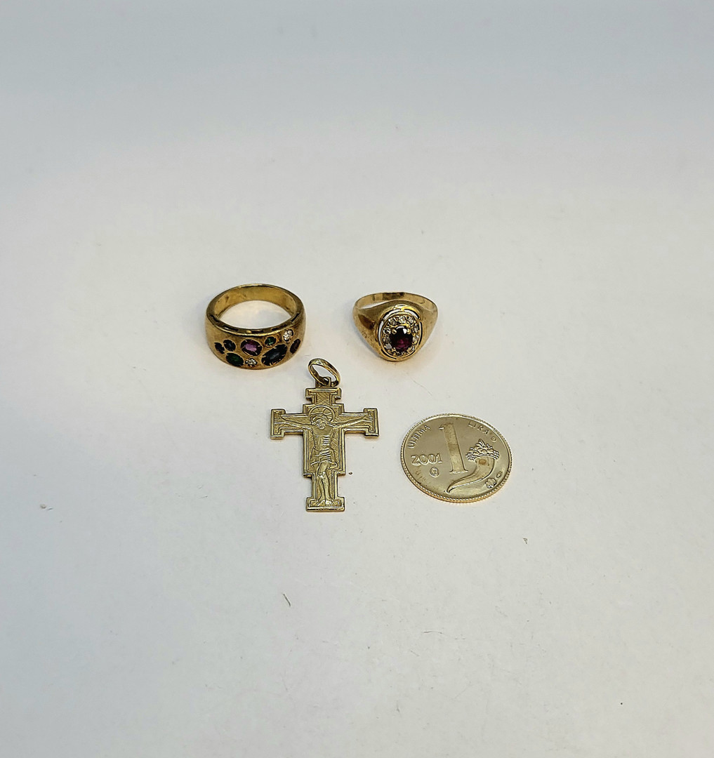 Vari oggetti oro pietre diamantini