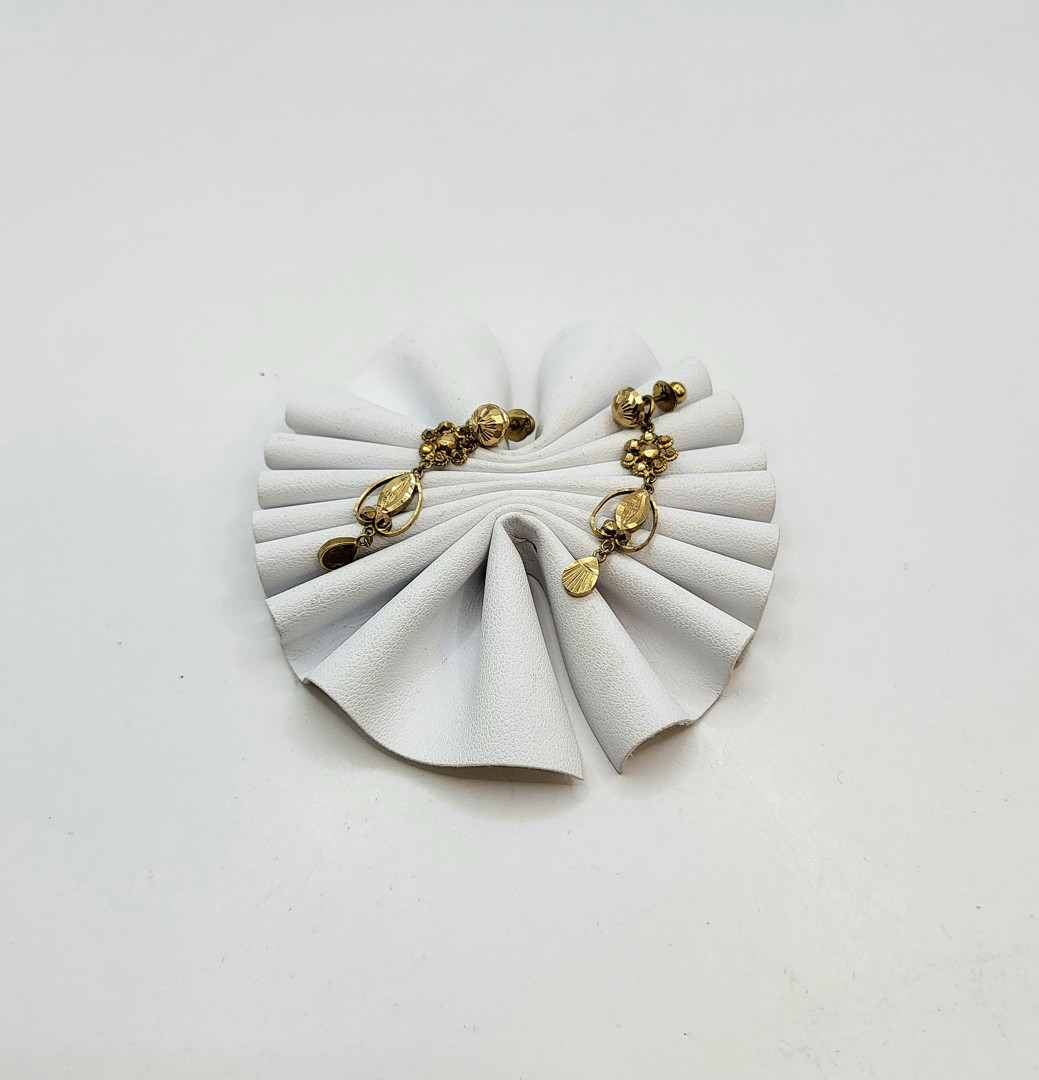 Un paio orecchini oro 