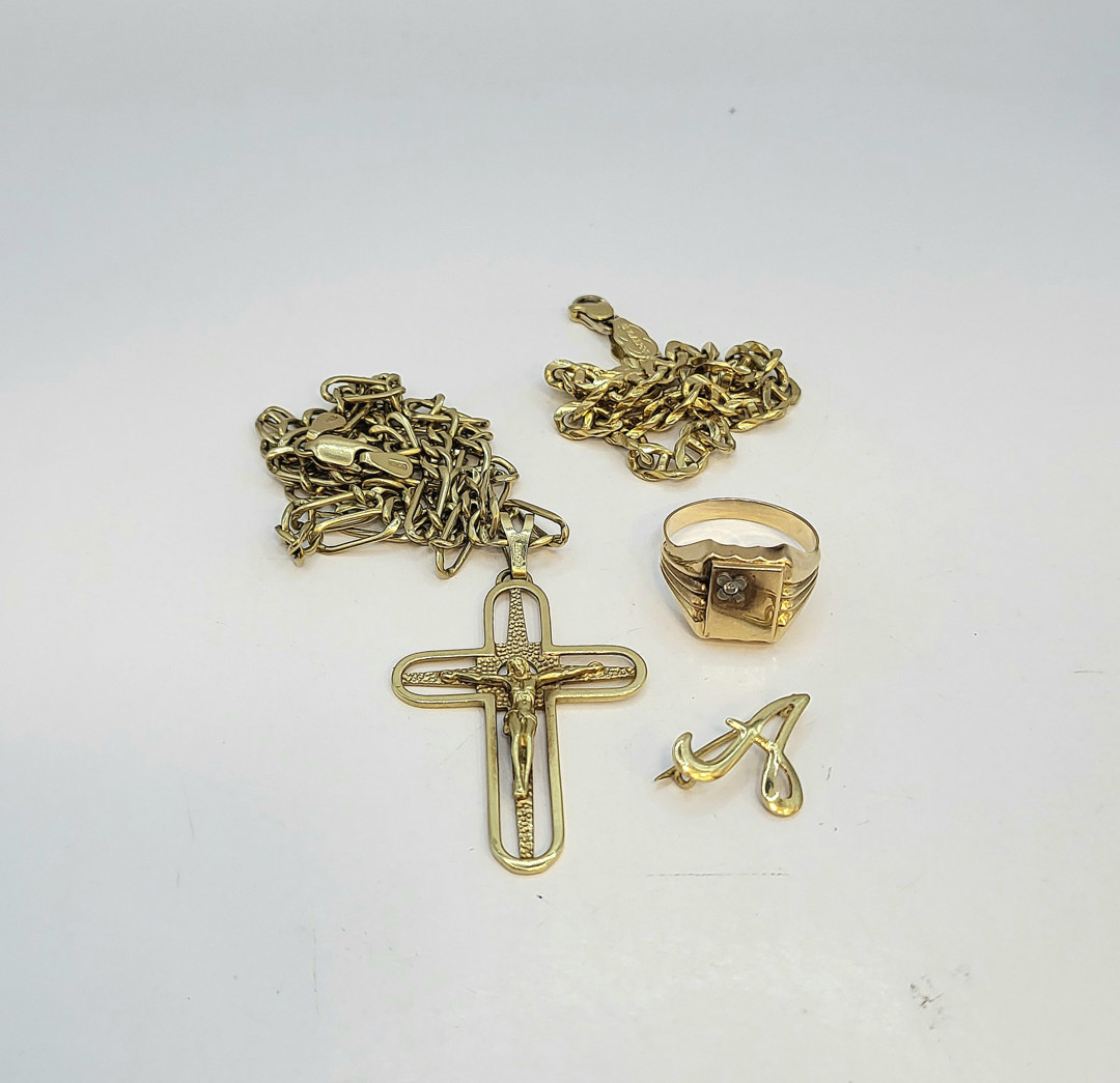 Vari oggetti oro diamantino