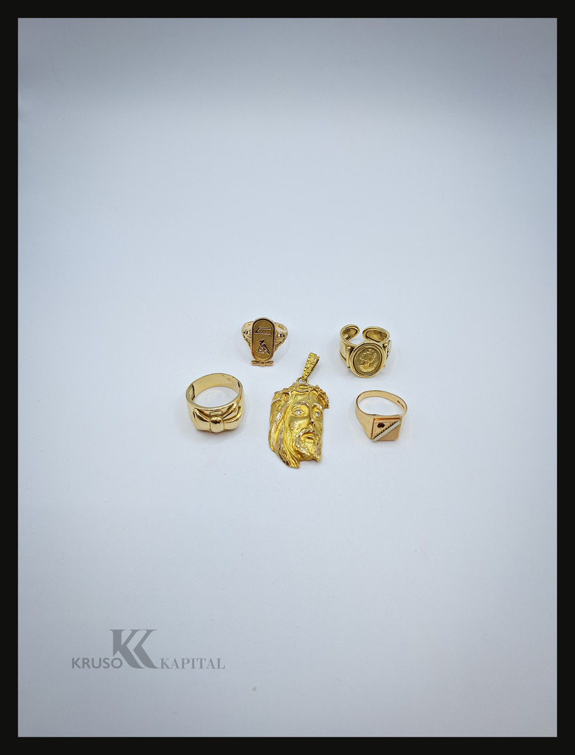 Quattro anelli ciondolo oro diamanti pietra