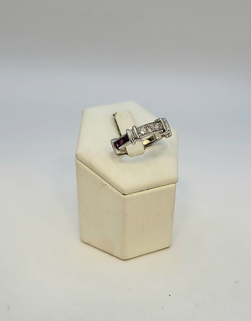 Anello oro pietre diamanti