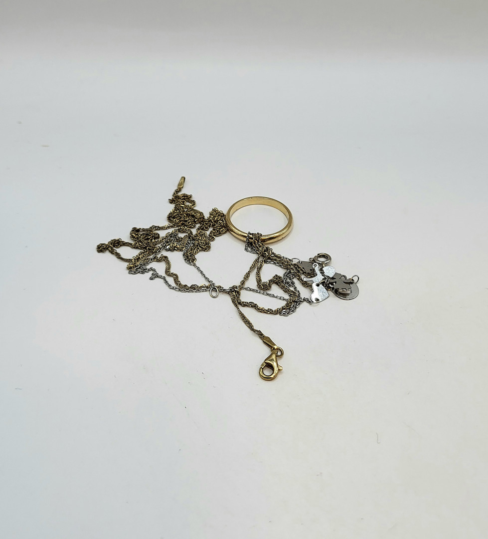 Due collane e anello oro