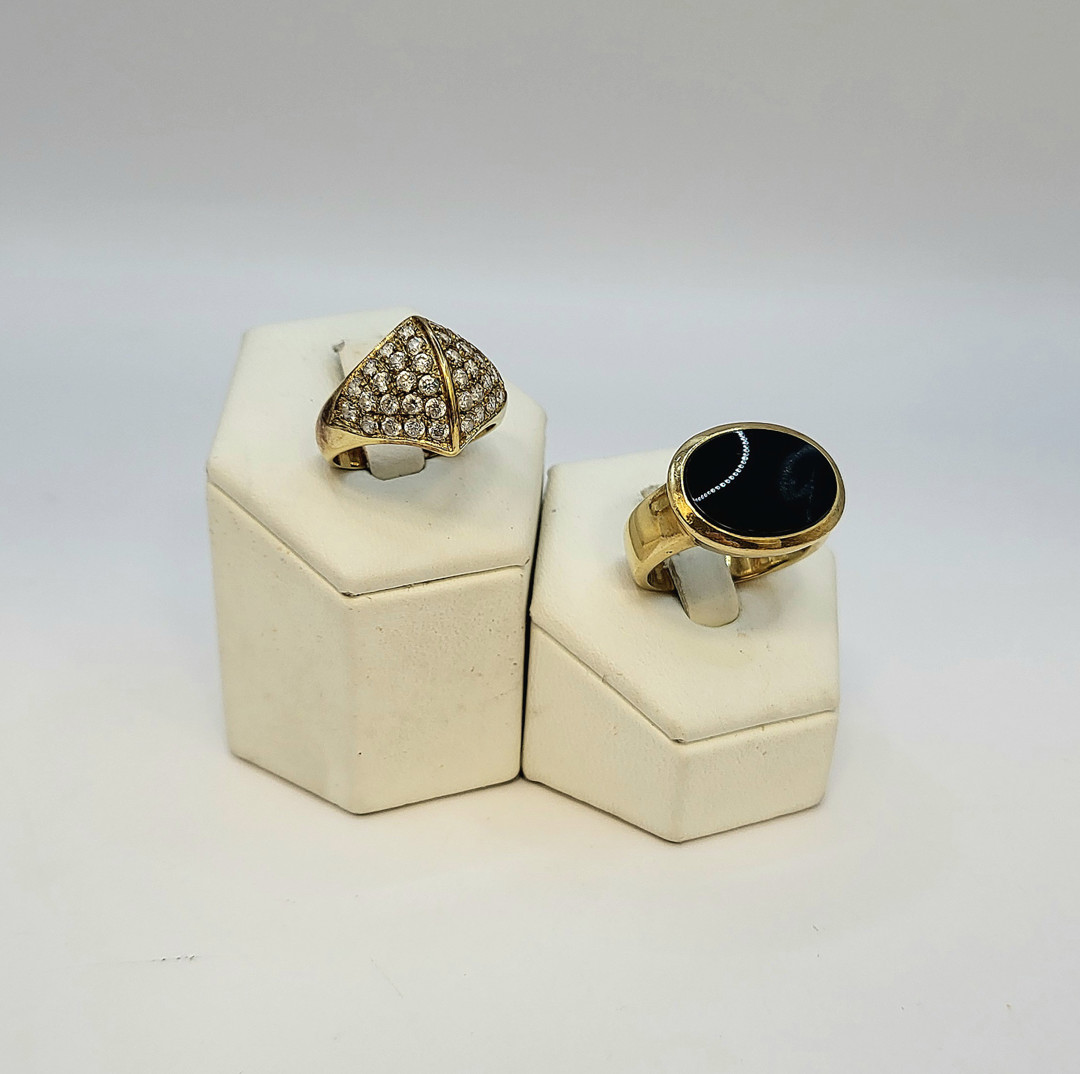 Due anelli oro pietre